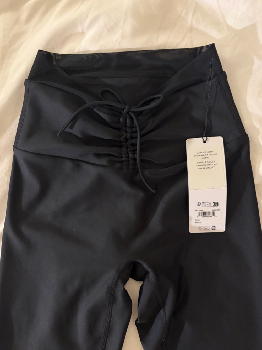 Alo Airlift Mesh High-Waist Divine Capri - Picture 4 of 5